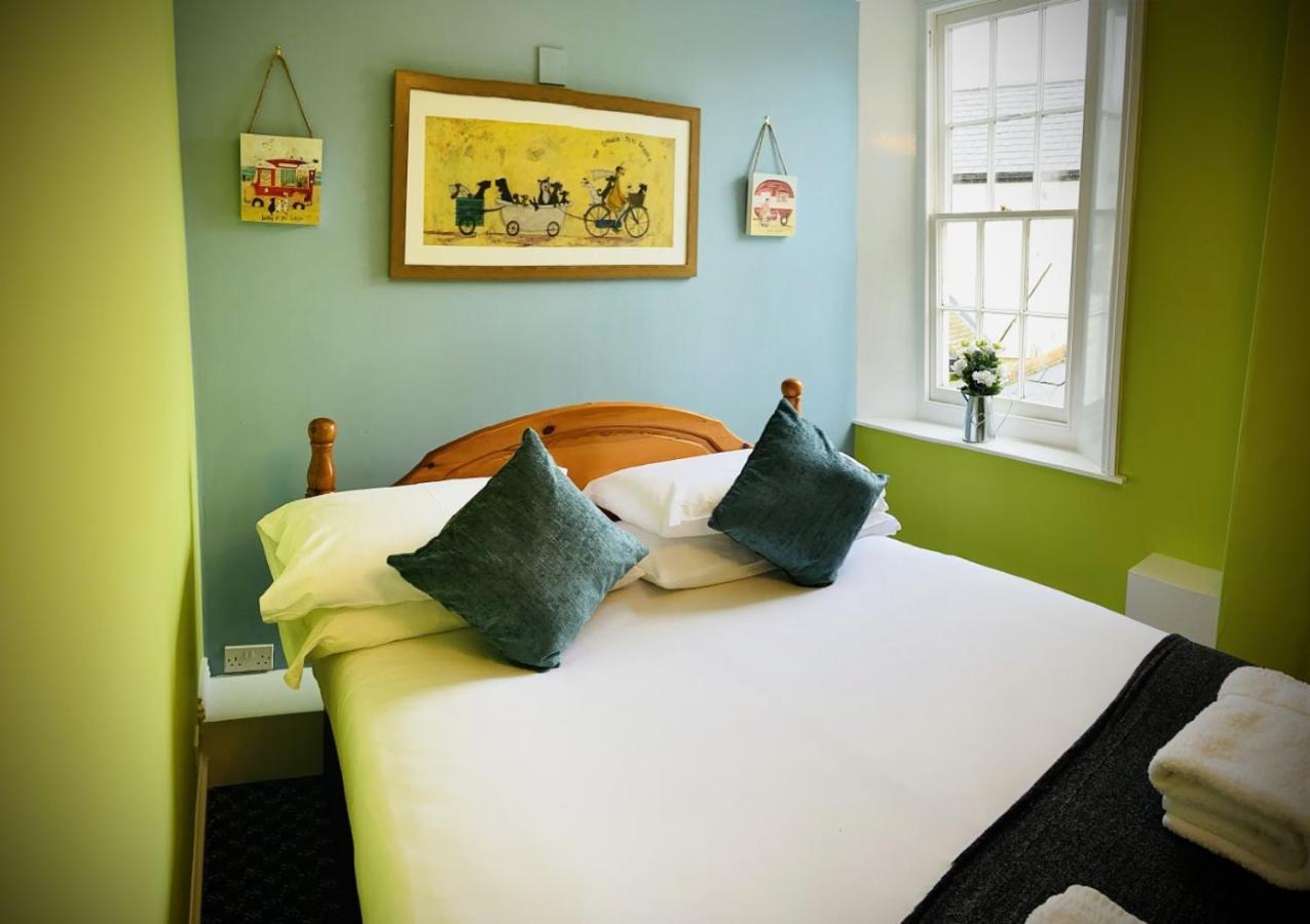 Fleur De Lis Hotel Sandwich Bagian luar foto