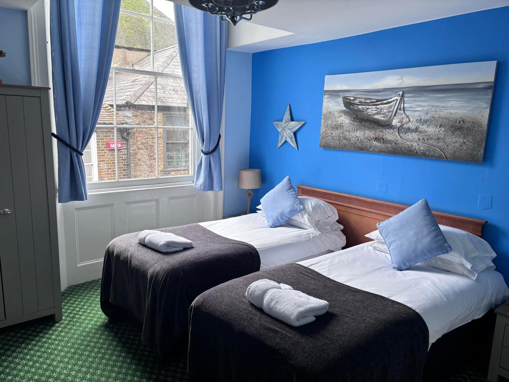Fleur De Lis Hotel Sandwich Bagian luar foto